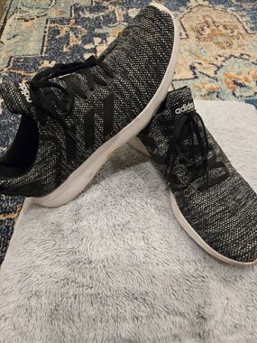 adidas Black & White Knit Low-Top Sneakers. Cloud Foam Lite Racer. Size 9 1/2 US